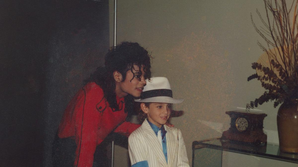 Leaving Neverland HIGH2