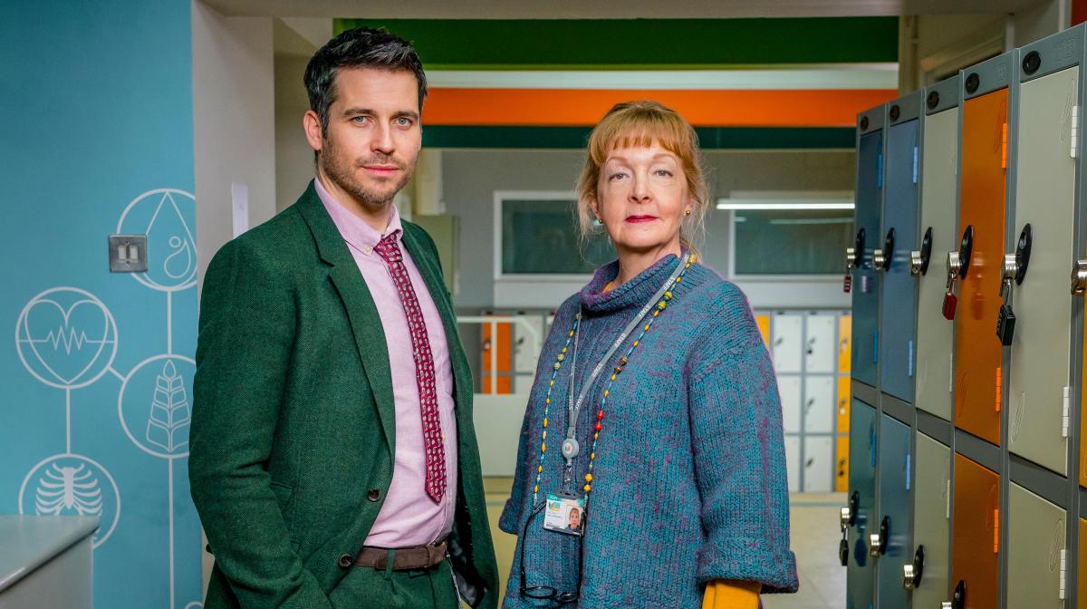 Ackley bridge S3