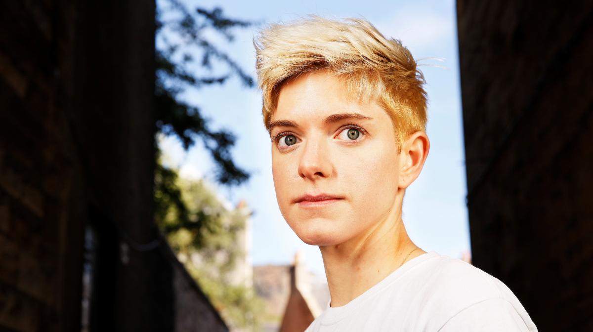 Mae Martin