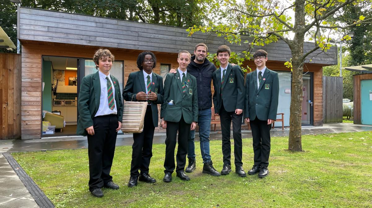 Winners of 4Schools competition meet Hollyoaks' Jamie Lomas on a set visit to the Chanel 4 drama