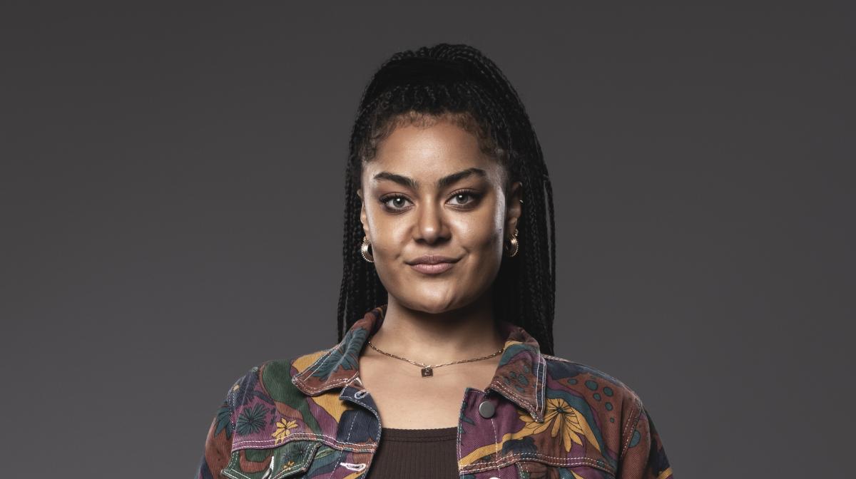 Izuka Hoyle who plays Corinne